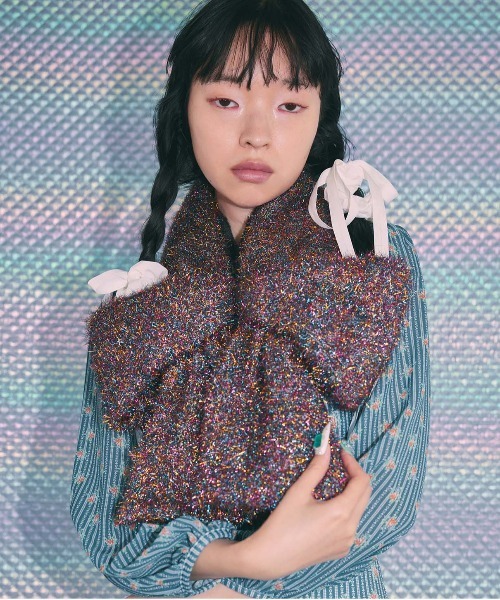 Casselini（キャセリーニ）の「Casselini(キャセリーニ)シャイニーヤーンリボンティペット（マフラー・レディース・マルチ/シルバー/ゴールド・FREE）」の3枚目の写真