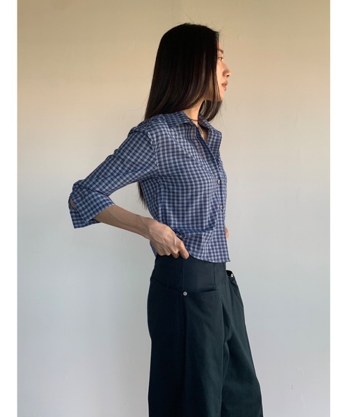 Didot.showroom(ディドット ショールーム)の「ラウンドヘムスリムシャツ(シャツ/ブラウス・レディース・ネイビー/ホワイト・FREE)」の4枚目の写真