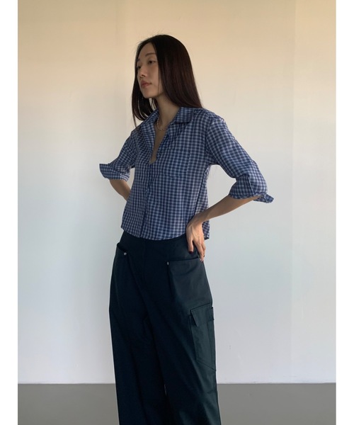 Didot.showroom(ディドット ショールーム)の「ラウンドヘムスリムシャツ(シャツ/ブラウス・レディース・ネイビー/ホワイト・FREE)」の3枚目の写真