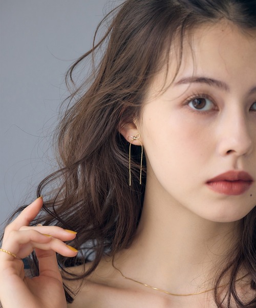 Jolie Toujours(ジョリトゥジュール)の「リボンロングピアス(ピアス(両耳用)・レディース・ゴールド/シルバー・FREE)」の6枚目の写真