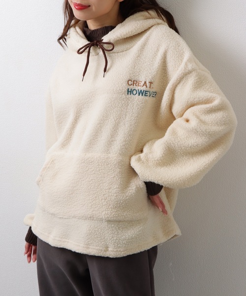 Lace Ladies(レースレディース)の「ボア ロゴ 刺繍 ビッグシルエット プルオーバー トップス(パーカー・レディース・ブルー/アイボリー・S/M/XL)」の9枚目の写真