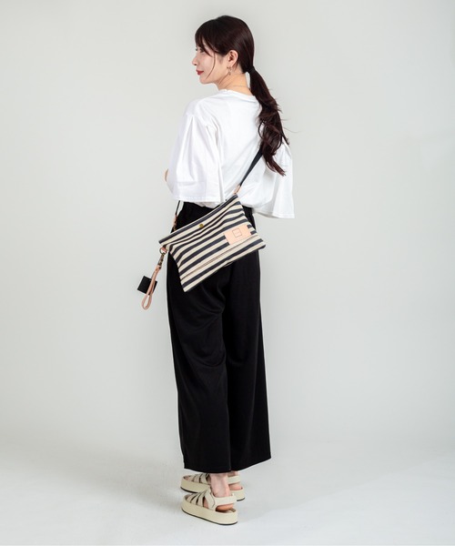 GUAPA(グアパ)の「【GUAPA】サコッシュ ショルダーバッグ クラッチバッグ ストライプ 2WAY(ショルダーバッグ・レディース・ネイビー/ベージュ/ブルー・FREE)」の17枚目の写真