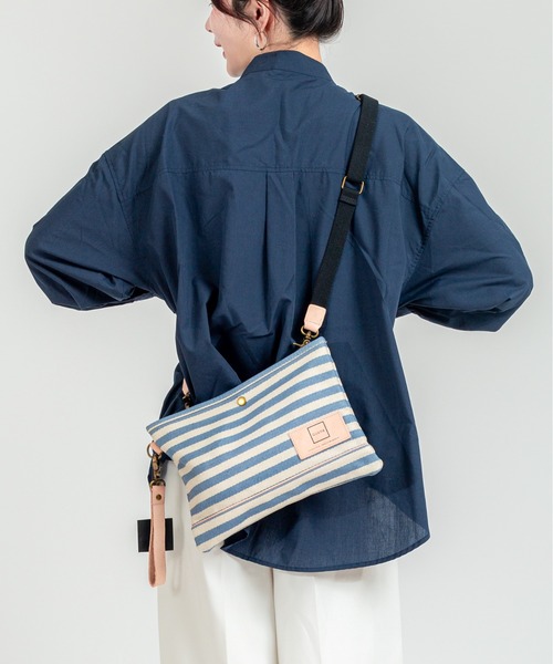 GUAPA(グアパ)の「【GUAPA】サコッシュ ショルダーバッグ クラッチバッグ ストライプ 2WAY(ショルダーバッグ・レディース・ネイビー/ベージュ/ブルー・FREE)」の18枚目の写真