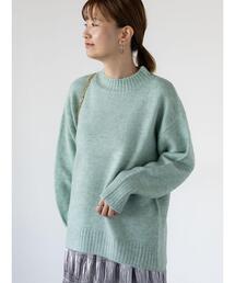 ふわふわハイネックニット