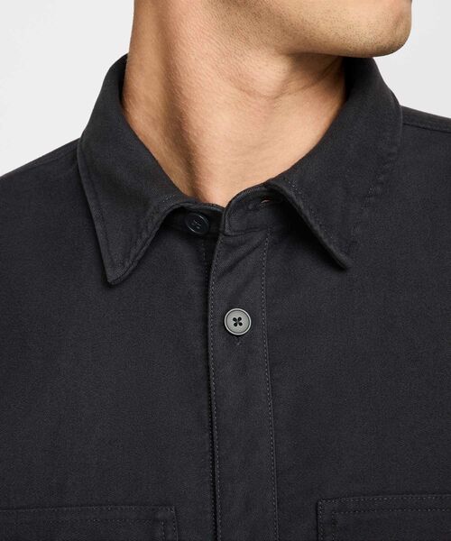 NIKE(ナイキ)の「ナイキ ライフ メンズ ロングスリーブ シャモア フィールド シャツ / Nike Life Men's Long-Sleeve Chamois Field Shirt FB7743-060 Anthracite(シャツ/ブラウス・メンズ・スミクロ・2XL/L/M/S/XL)」の4枚目の写真