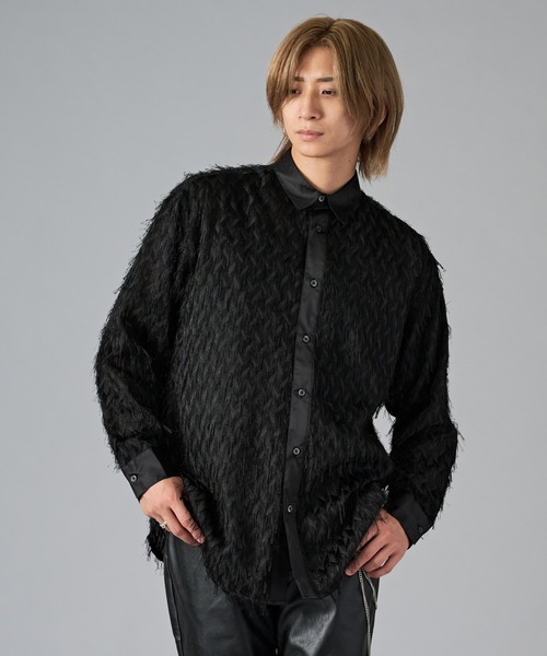 REGIEVO（レジエボ）の「【REGIEVO】シャギーフェザー / フリンジシャツ（シャツ/ブラウス・メンズ・オフホワイト/ブラック・LARGE/MEDIUM）」の4枚目の写真
