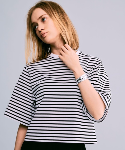 NOISE MAKER(ノイズメーカー)の「ボックスシルエットボーダーTシャツ【MADE IN JAPAN】(Tシャツ/カットソー・レディース・ネイビー/ホワイト/ブラック・FREE)」の9枚目の写真