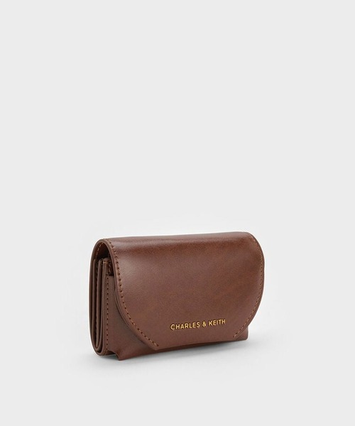 CHARLES & KEITH（チャールズ & キース）の「Enola エノラ フロントフラップウォレット（財布・レディース・ダークブラウン/クリーム/スミクロ・XXS）」の4枚目の写真