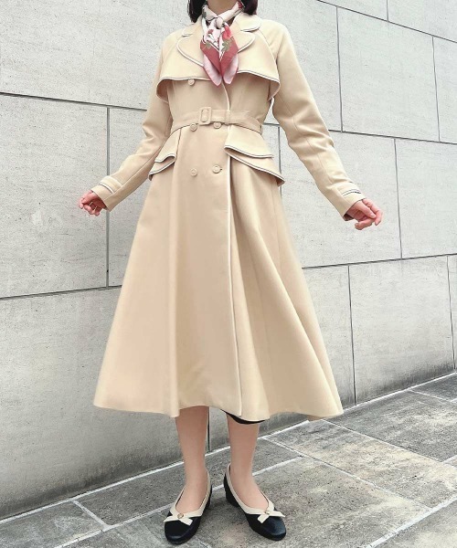an another angelus（アンアナザーアンジェラス）の「パイピング使いトレンチコート/fint　フィント（トレンチコート・レディース・アイボリー/ライトベージュ/ピンクベージュ・FREE）」の4枚目の写真