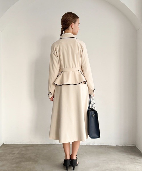 an another angelus（アンアナザーアンジェラス）の「パイピング使いトレンチコート/fint　フィント（トレンチコート・レディース・アイボリー/ライトベージュ/ピンクベージュ・FREE）」の12枚目の写真