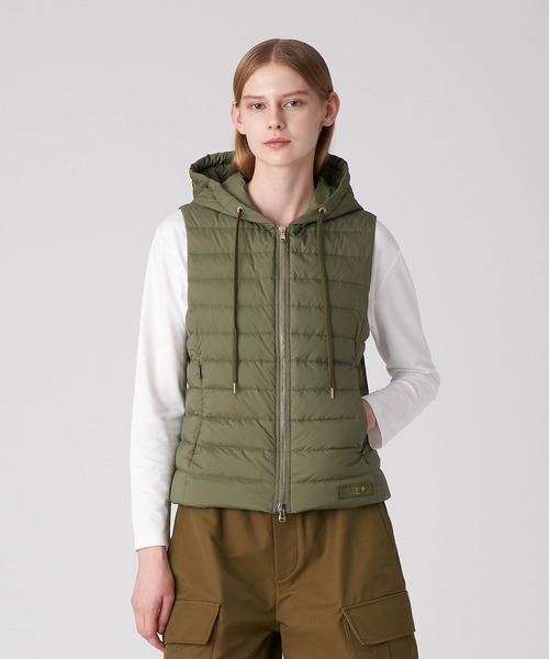 TATRAS（タトラス）の「TATRAS(タトラス) ELYNE エリーネ（ダウンベスト・レディース・ブラック/アイボリー/ネイビー/レッド/カーキ/ベージュ/チャコールグレー・1/2/3/4）」の5枚目の写真