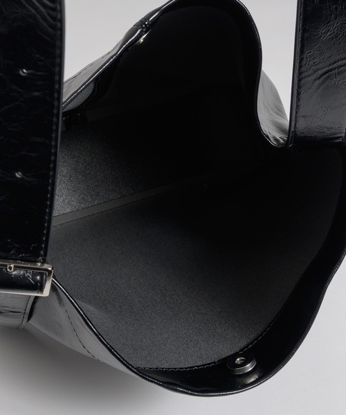 MUHET(ミュエータ)の「synthetic leather shoulder bag / ポーチ付き合皮ショルダーバッグ(ショルダーバッグ・レディース・ブラック/ブラウン・FREE)」の18枚目の写真