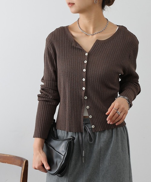 COLONY 2139（コロニートゥーワンスリーナイン）の「シアーリブカーディガン（カーディガン/ボレロ・レディース・レッド/グレー/ブラック/ベージュ/ブラウン/ピンク/ミント/イエロー/オレンジ・FREE）」の3枚目の写真