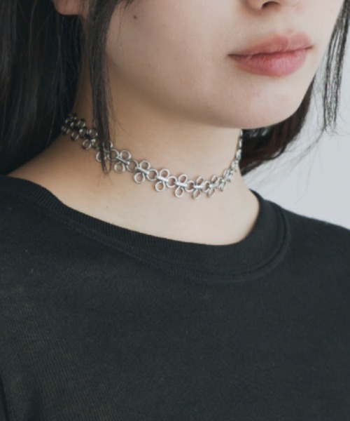kiehtova（キエトヴァ）の「【kiehtova】FLOUR CHAIN NECKLACE/フラワーチェーンネックレス（ネックレス・レディース・シルバー/ゴールド・FREE）」の2枚目の写真