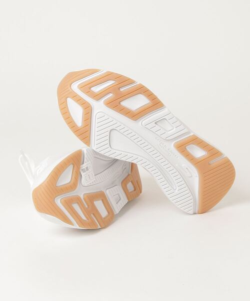 SKECHERS（スケッチャーズ）の「スケッチャーズ  MAX CUSHIONING ELITE 2.0 - VA（スニーカー・レディース・ホワイト・23.0cm/23.5cm/24.0cm/24.5cm/25.0cm）」の2枚目の写真