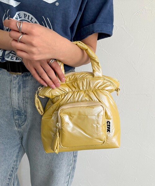 Casselini(キャセリーニ)の「【CASSELINI/キャセリーニ】シャイニークロスポケットバッグ(ショルダーバッグ・レディース・イエロー/ブラック・FREE)」の5枚目の写真