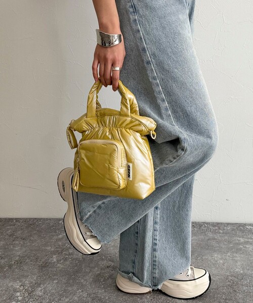 Casselini(キャセリーニ)の「【CASSELINI/キャセリーニ】シャイニークロスポケットバッグ(ショルダーバッグ・レディース・イエロー/ブラック・FREE)」の6枚目の写真