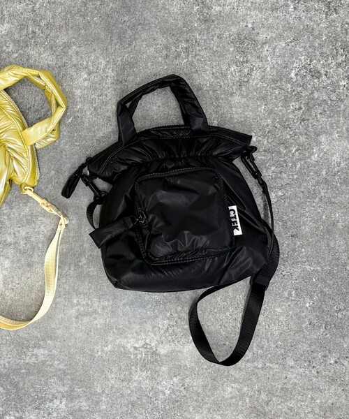 Casselini(キャセリーニ)の「【CASSELINI/キャセリーニ】シャイニークロスポケットバッグ(ショルダーバッグ・レディース・イエロー/ブラック・FREE)」の10枚目の写真