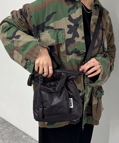 Casselini(キャセリーニ)の「【CASSELINI/キャセリーニ】シャイニークロスポケットバッグ(ショルダーバッグ・レディース・イエロー/ブラック・FREE)」の15枚目の写真