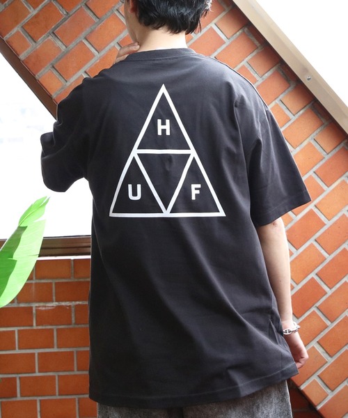 HUF(ハフ)の「HUF ロゴ半袖シャツ(Tシャツ/カットソー・メンズ・ホワイト系2/ホワイト系1/ブラック系1/ブラック系2・X-LARGE/MEDIUM/LARGE)」の1枚目の写真