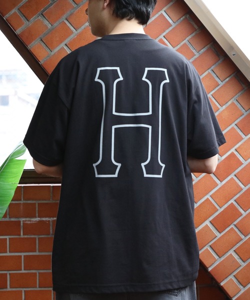 HUF(ハフ)の「HUF ロゴ半袖シャツ(Tシャツ/カットソー・メンズ・ホワイト系2/ホワイト系1/ブラック系1/ブラック系2・X-LARGE/MEDIUM/LARGE)」の4枚目の写真