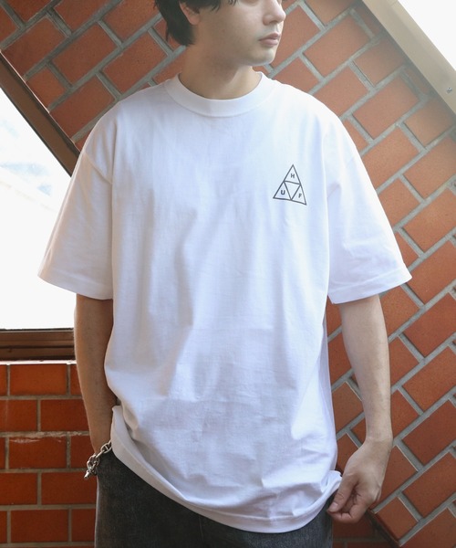 HUF(ハフ)の「HUF ロゴ半袖シャツ(Tシャツ/カットソー・メンズ・ホワイト系2/ホワイト系1/ブラック系1/ブラック系2・X-LARGE/MEDIUM/LARGE)」の6枚目の写真