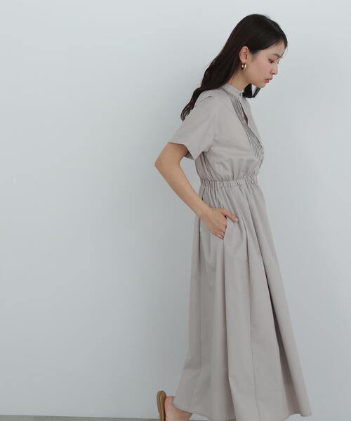 N.(N. Natural Beauty Basic)(エヌエヌナチュラルビューティーベーシック)の「バンドカラーシャツワンピース(シャツワンピース・レディース・ブラウン/グレイッシュベージュ/ブルー・MEDIUM)」の6枚目の写真