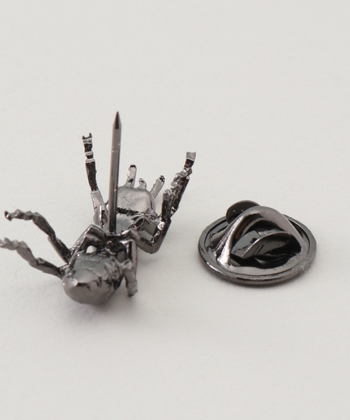 Charles Chaton（シャルルシャトン）の「ant brooch｜pillings（その他小物・レディース・ブラック/シルバー・FREE）」の4枚目の写真