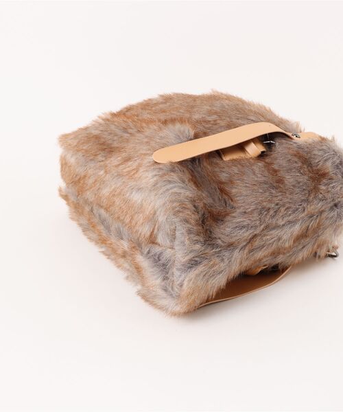 UP START（アップスタート）の「【LAMPOON】フェイクファー２WAYバッグ（ショルダーバッグ・レディース・ブラウン・FREE）」の8枚目の写真