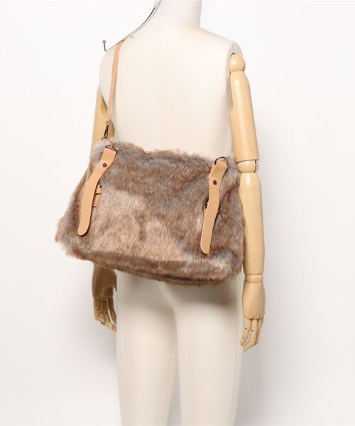 UP START（アップスタート）の「【LAMPOON】フェイクファー２WAYバッグ（ショルダーバッグ・レディース・ブラウン・FREE）」の11枚目の写真