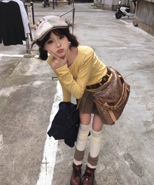 UP START（アップスタート）の「【LAMPOON】フェイクファー２WAYバッグ（ショルダーバッグ・レディース・ブラウン・FREE）」の3枚目の写真