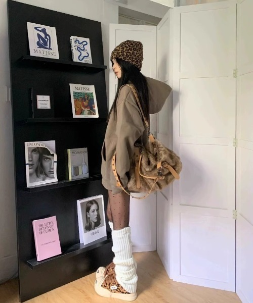 UP START（アップスタート）の「【LAMPOON】フェイクファー２WAYバッグ（ショルダーバッグ・レディース・ブラウン・FREE）」の5枚目の写真