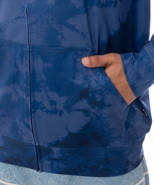 BILLABONG（ビラボン）の「BILLABONG メンズ SURF FLEX ZIP ジップラッシュガード 【2025年春夏モデル】/ビラボン袖ロゴジップアップラッシュガード（水着）（ラッシュガード・メンズ・スミクロ/インディゴブルー・MEDIUM/X-LARGE/LARGE）」の13枚目の写真