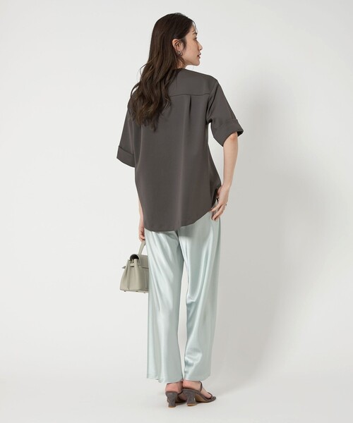 UNITED ARROWS(ユナイテッドアローズ)の「LIGHT SPONGY ブラウス(シャツ/ブラウス・レディース・オフホワイト/ブラック/ダークグレー・FREE)」の8枚目の写真