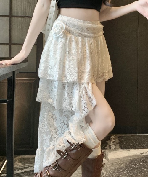 lilful(リルフル)の「【インパン付き】フラワーレースアシメトリー ティアードスカート(スカート・レディース・ホワイト/ブラック・S/M)」の2枚目の写真