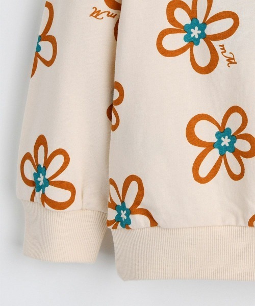 moimoln（モイモルン）の「ダイアナフラワーカラートップス（Tシャツ/カットソー・キッズ・ライトベージュ・100cm/110cm/120cm/130cm/140cm）」の5枚目の写真