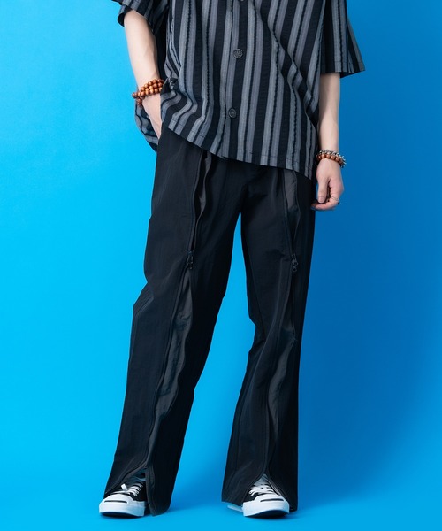 a.p.o.v.(エーピーオービー)の「a.p.o.v. フロントダブルジップツートーンナイロンパンツ(その他パンツ・メンズ・ベージュ/ブラック/カーキ/グレー/チャコール・M)」の1枚目の写真