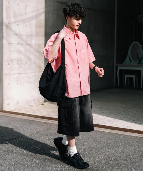Rocky Monroe(ロッキーモンロー)の「オーバーサイズ ピグメントダイ加工 レギュラーカラー半袖ブロードシャツ(シャツ/ブラウス・メンズ・ブルー/ピンク/ブラック/ネイビー/グレー・M/L/XL)」の13枚目の写真