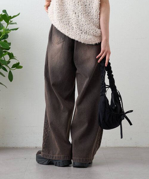 w closet（ダブルクローゼット）の「【2サイズ展開】サイドラインジャガードデニムパンツ（デニムパンツ・レディース・ブルー/ブラウン・0/1）」の8枚目の写真