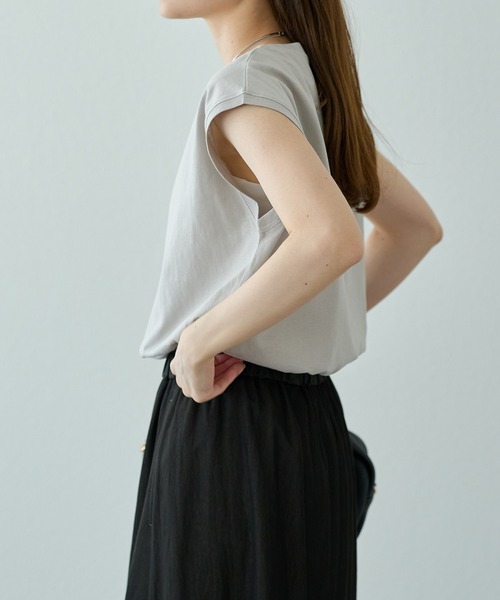 PUAL CE CIN（ピュアルセシン）の「汗シミ防止ワンポイントロゴフレンチスリーブTシャツ（Tシャツ/カットソー・レディース・ブラック/グレイッシュベージュ/オフホワイト/ブラック系その他・FREE）」の15枚目の写真