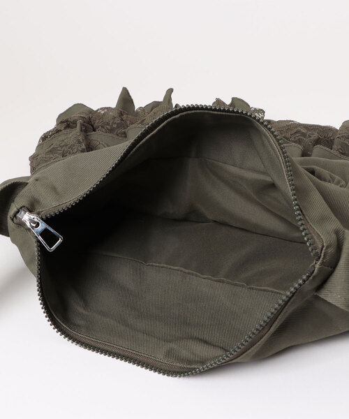 SPINNS（スピンズ）の「ショルダーバッグ/3段レース/NEO森ガール（ショルダーバッグ・レディース・カーキ・ONESIZE）」の6枚目の写真