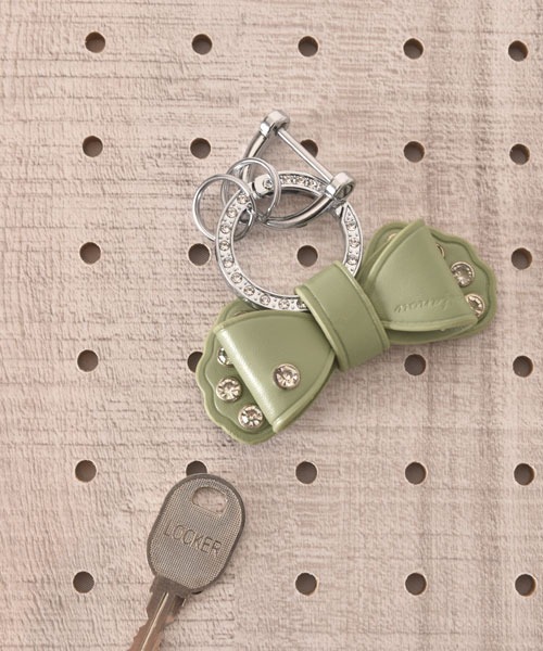 TONE SELECT GOODS（トーンセレクトグッズ）の「【float】リボン シルバーリング ラインストーン キーリング/キーケース【6色展開】（キーケース/キーアクセサリー・レディース・モスグリーン/ブルーグレー/オフホワイト/レッド/ブラック/ライトピンク・FREE）」の22枚目の写真