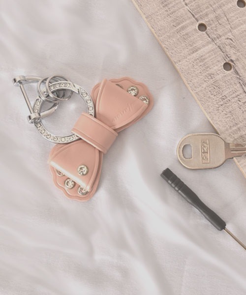 TONE SELECT GOODS（トーンセレクトグッズ）の「【float】リボン シルバーリング ラインストーン キーリング/キーケース【6色展開】（キーケース/キーアクセサリー・レディース・モスグリーン/ブルーグレー/オフホワイト/レッド/ブラック/ライトピンク・FREE）」の19枚目の写真