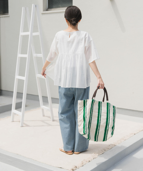 URBAN RESEARCH DOORS（アーバンリサーチドアーズ）の「『UR TECH』ボイルピンタックブラウス（シャツ/ブラウス・レディース・ブラック/オフホワイト/ライトカーキ・MEDIUM）」の22枚目の写真