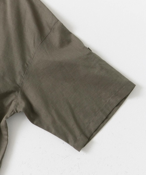 URBAN RESEARCH DOORS（アーバンリサーチドアーズ）の「『UR TECH』ボイルピンタックブラウス（シャツ/ブラウス・レディース・ブラック/オフホワイト/ライトカーキ・MEDIUM）」の17枚目の写真