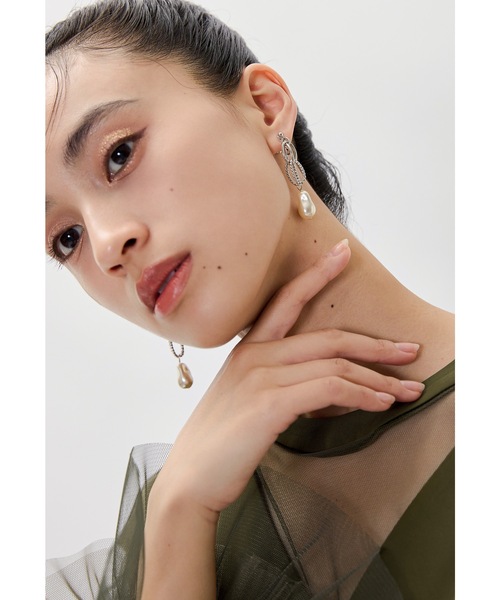 niana(ニアナ)の「フープチェーンイヤリング 両耳 パール ロング ゴールド シルバー 結婚式 二次会 同窓会 成人式 パーティー お呼ばれ オケージョン フォーマル(イヤリング・レディース・ゴールド/シルバー・FREE)」の1枚目の写真