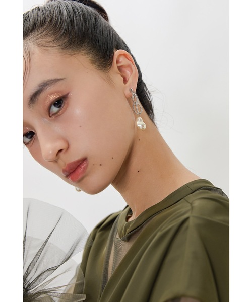 niana(ニアナ)の「フープチェーンイヤリング 両耳 パール ロング ゴールド シルバー 結婚式 二次会 同窓会 成人式 パーティー お呼ばれ オケージョン フォーマル(イヤリング・レディース・ゴールド/シルバー・FREE)」の3枚目の写真
