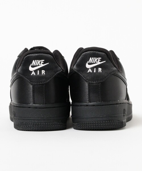 NIKE（ナイキ）の「NIKE / ウィメンズ エア フォース 1 '07 LV8 / ナイキ / IH2034-010（スニーカー・レディース・ブラック・23.5cm/24.0cm/24.5cm/25.0cm/23.0cm）」の3枚目の写真