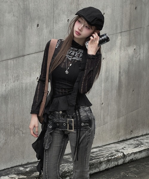 ZIPPER CLUB（ZIPPER CLUB ジッパークラブ）の「vintage design frill knit（ニット/セーター・レディース・ブラック/ホワイト・SMALL/MEDIUM/LARGE）」の2枚目の写真
