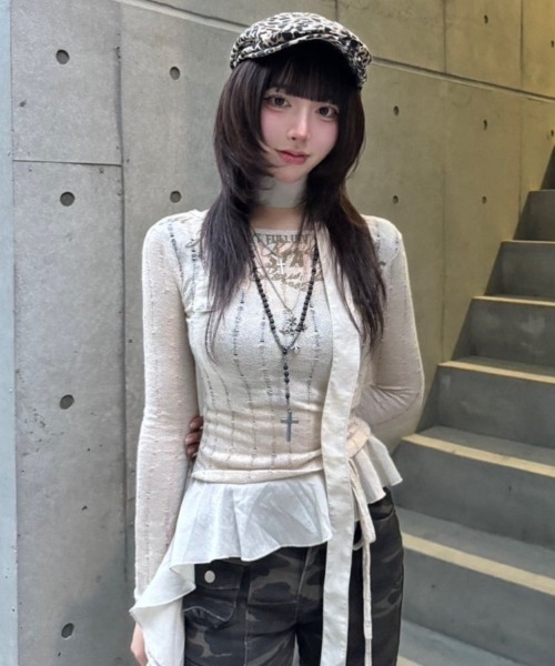 ZIPPER CLUB（ZIPPER CLUB ジッパークラブ）の「vintage design frill knit（ニット/セーター・レディース・ブラック/ホワイト・SMALL/MEDIUM/LARGE）」の5枚目の写真